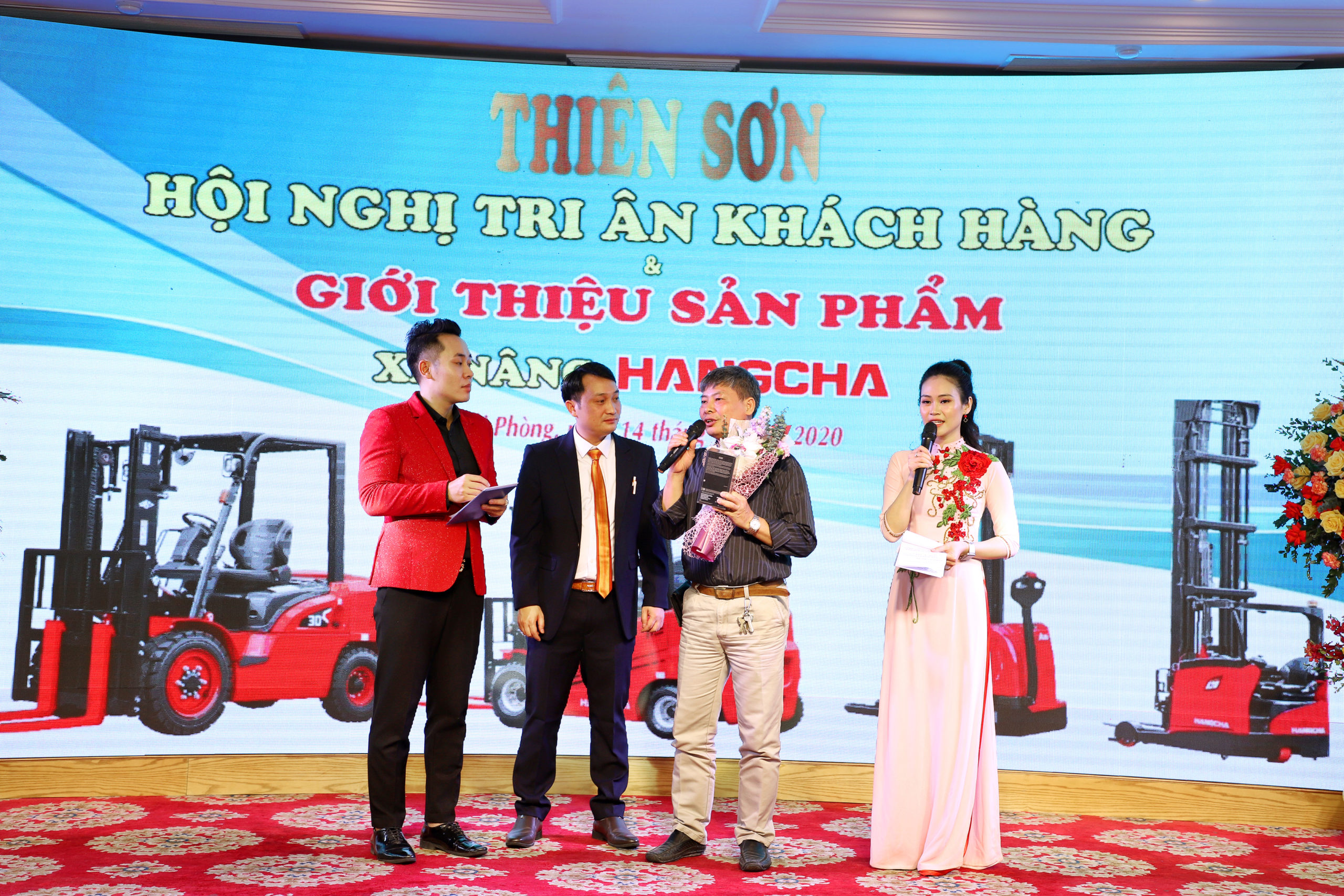 Hội nghị khách hàng xe nâng Thiên Sơn Hội nghị khách hàng xe nâng Thiên Sơn