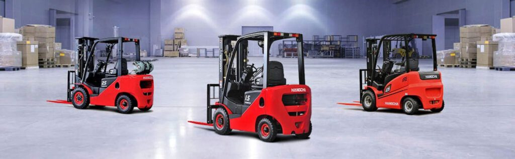 Xe nâng điện thuận tiện khi di chuyển trong không gian chật hẹp