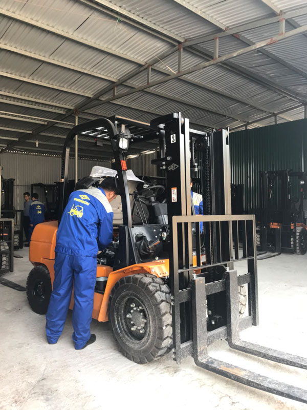 5 cách điều khiển xe nâng dầu 3 tấn vào ngày nắng tránh sốc nhiệt