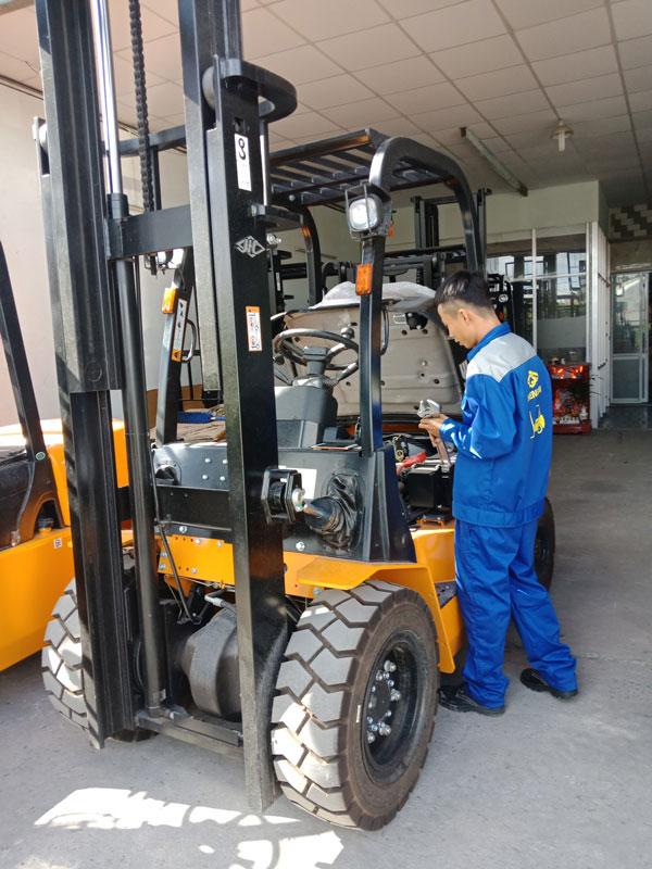 Dịch vụ sửa chữa xe nâng uy tín tại Thiên Sơn