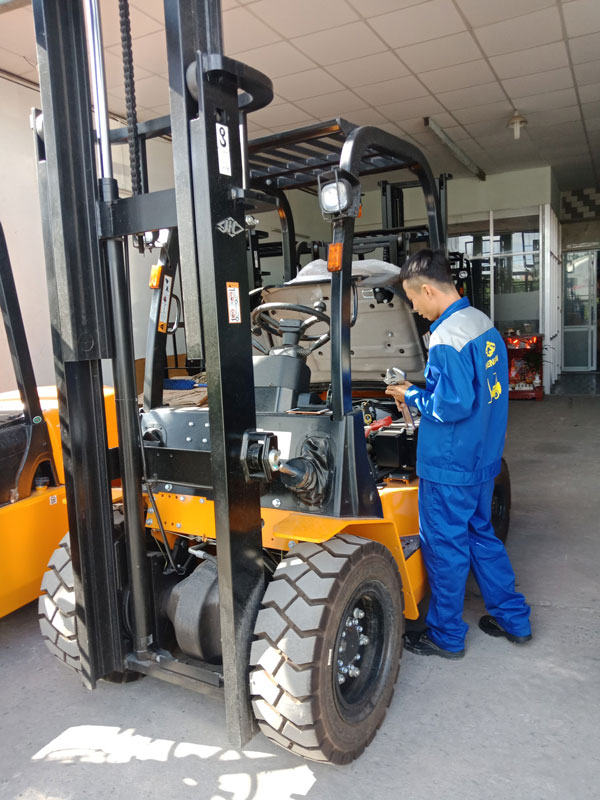 Ngắt hệ thống điện nếu xe ngập nước
