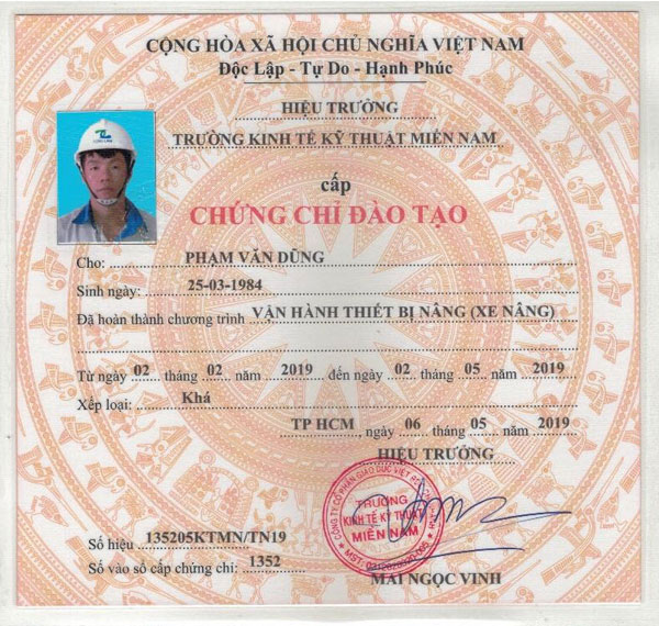 Mách bạn cách nhận biết chứng chỉ xe nâng thật và giả
