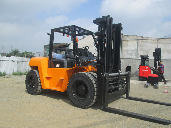 Xe nâng dầu 8 tấn