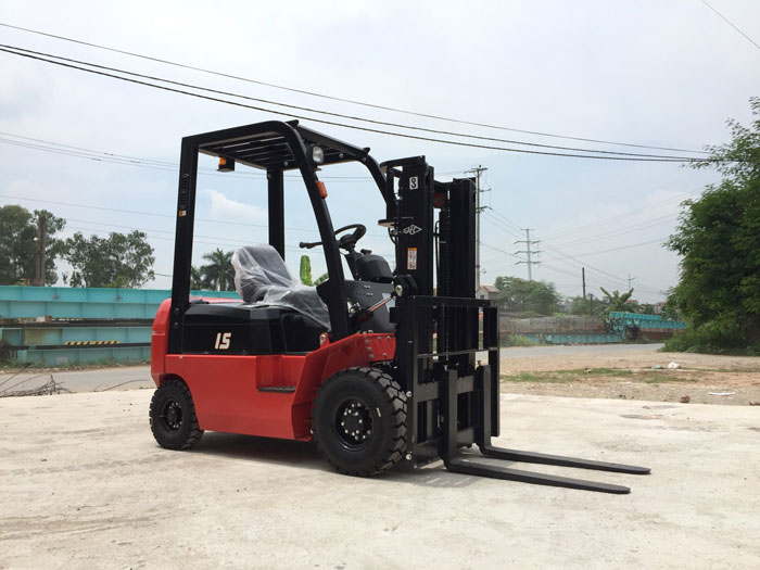 Dựa vào thiết kế, động cơ xe nâng dầu 2.5 tấn