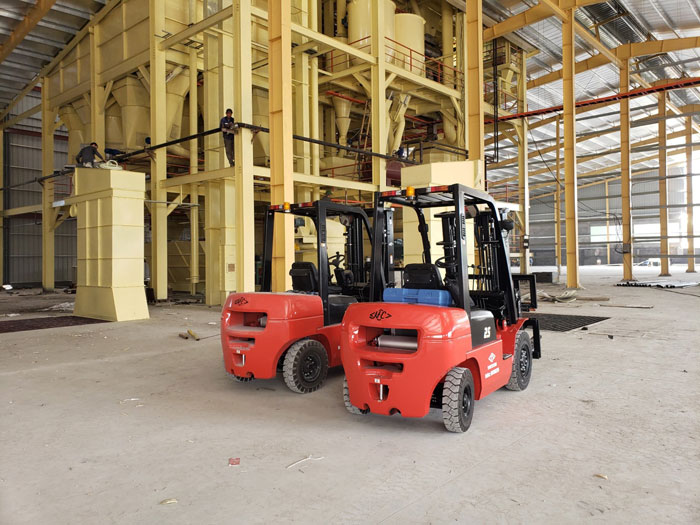 Xe nâng dầu tải trọng 2,5 tấn dòng A Xe nâng dầu tải trọng 2,5 tấn dòng A