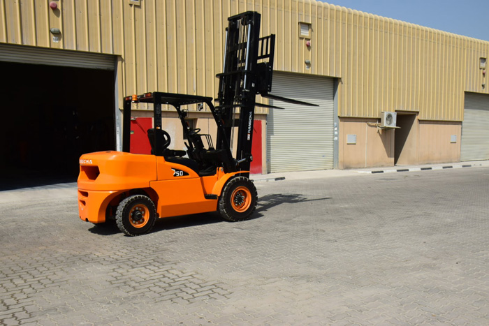 Giá của xe nâng dầu Hangcha tải trọng 5 tấn Giá của xe nâng dầu Hangcha tải trọng 5 tấn