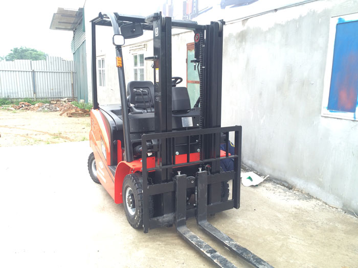 Xe nâng điện 1,5 tấn