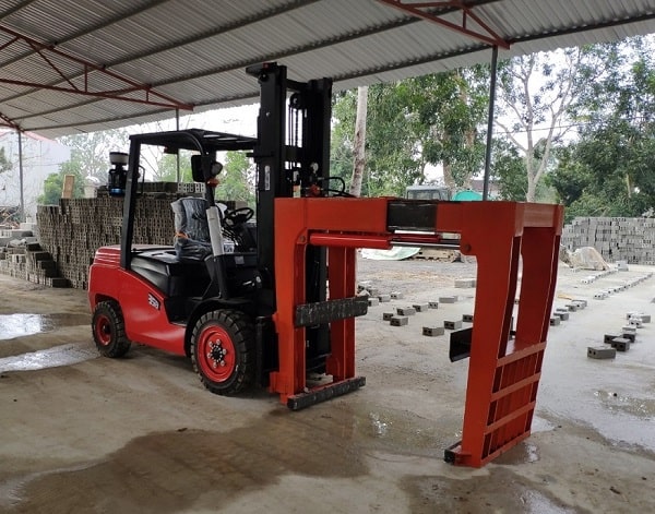 Có nhiều kích thước kẹp gạch để khách hàng lựa chọn Có nhiều kích thước kẹp gạch để khách hàng lựa chọn