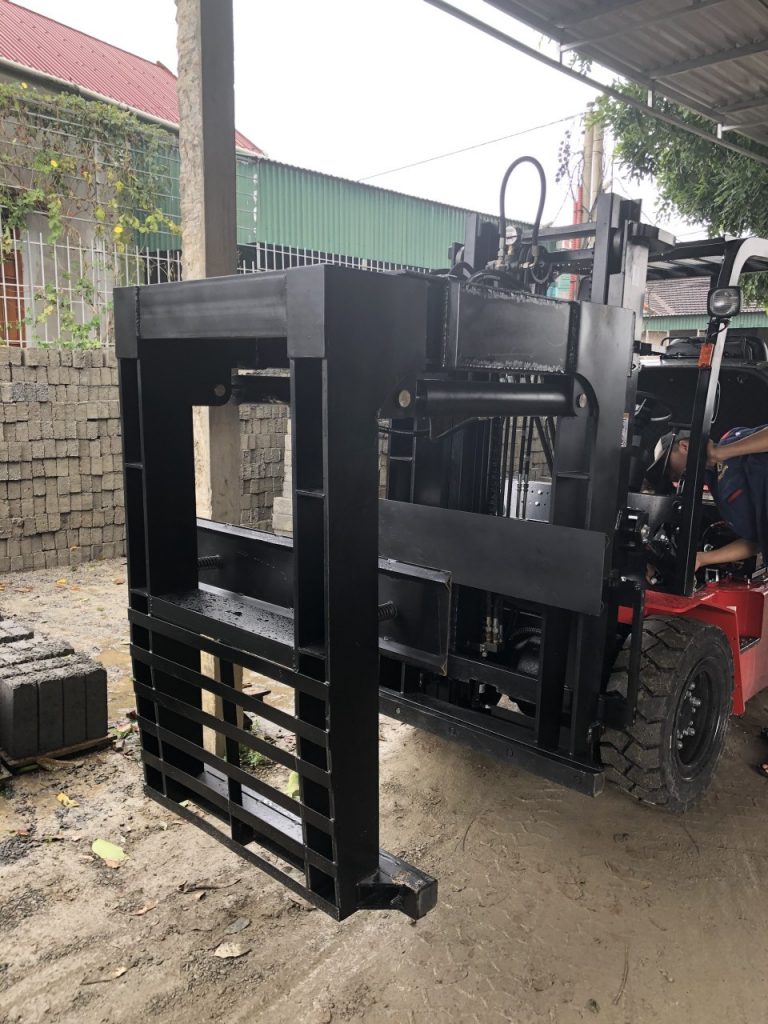 Nhiều loại kẹp gạch khác nhau Nhiều loại kẹp gạch khác nhau