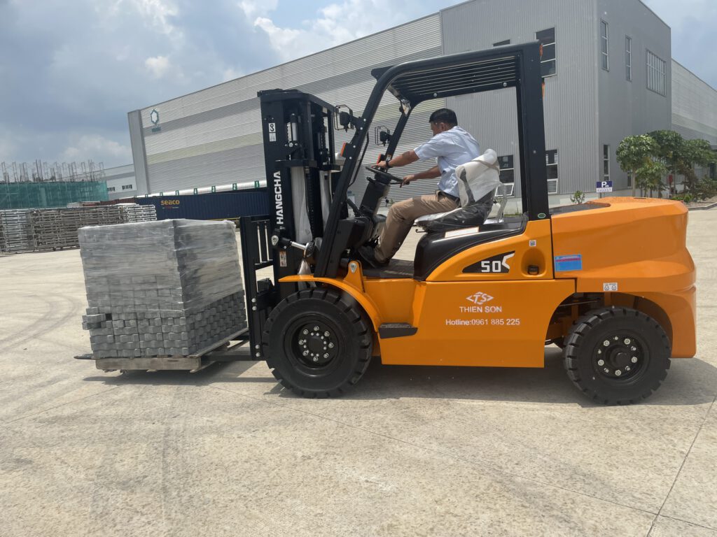 Nhu cầu mua xe nâng hàng tại Hưng Yên
