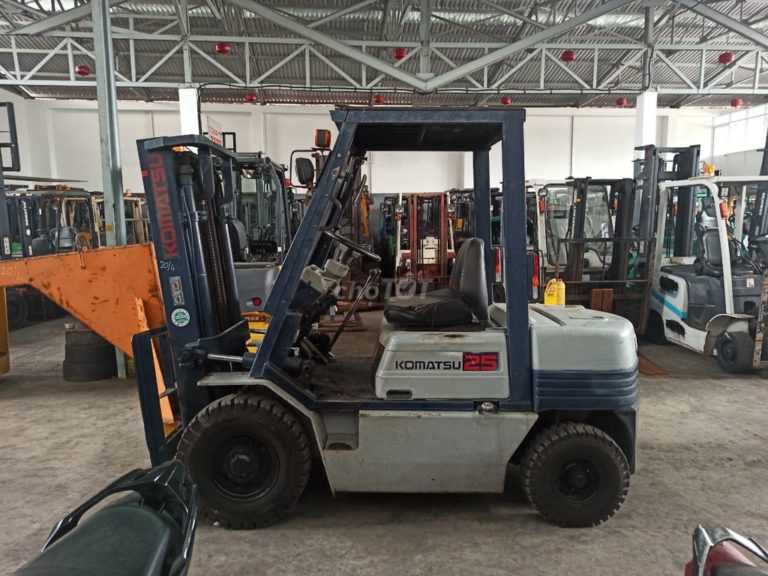 Xe nâng hàng Komatsu cũ